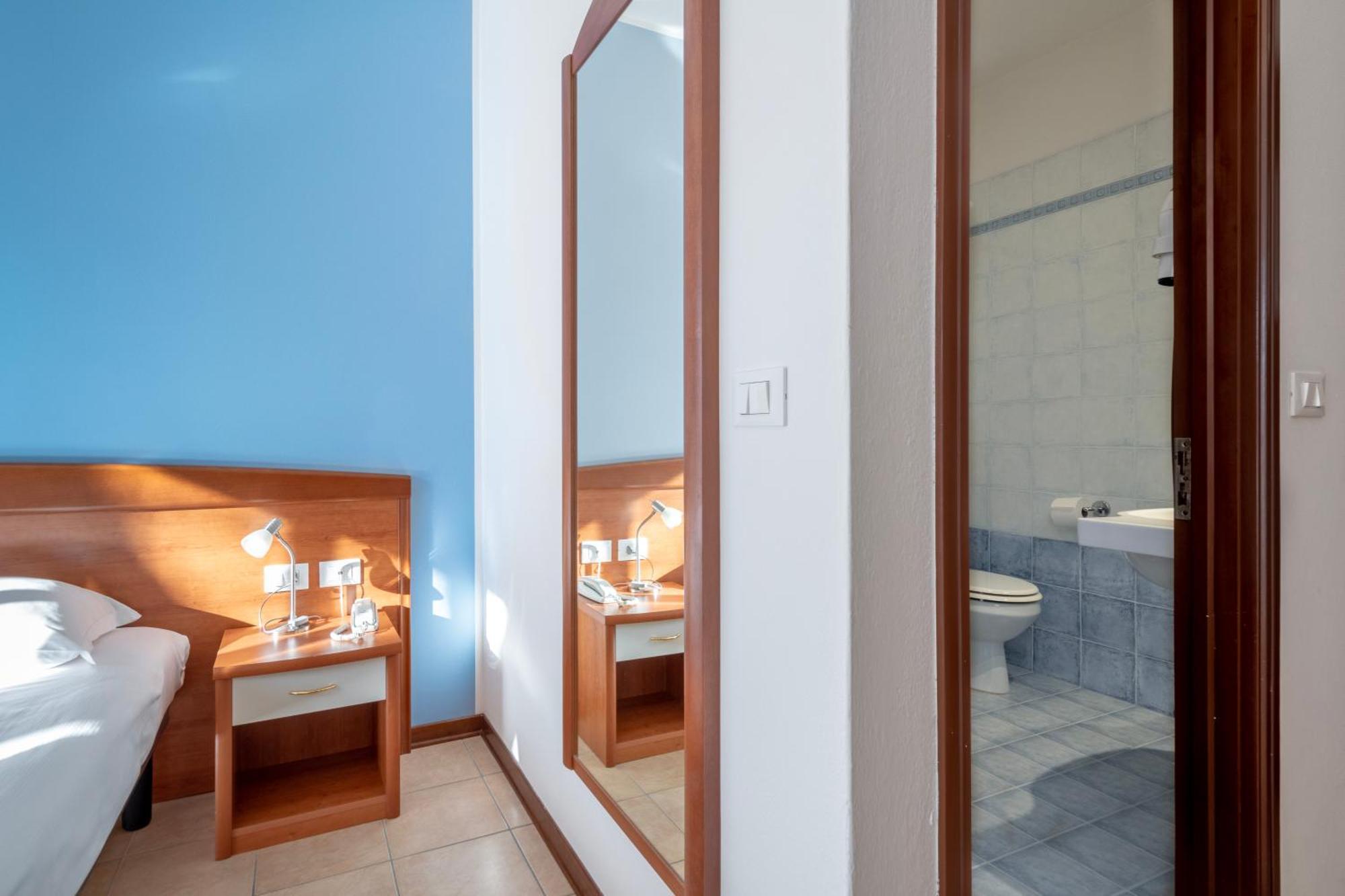 Hotel Caracas Lignano Sabbiadoro Extérieur photo