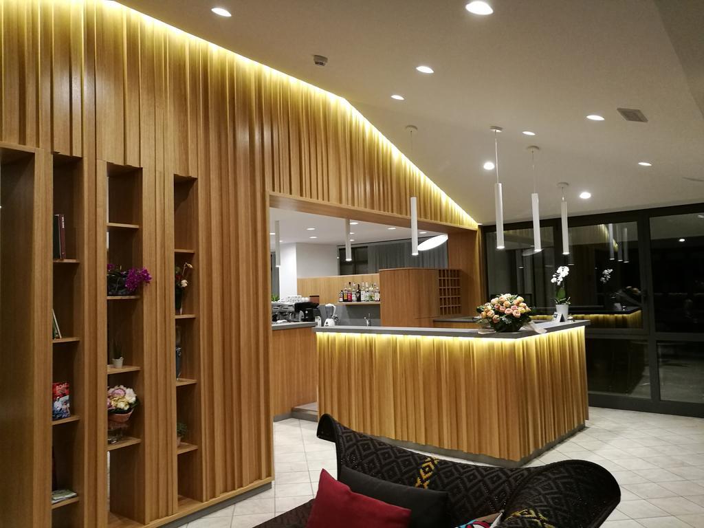 Hotel Caracas Lignano Sabbiadoro Extérieur photo